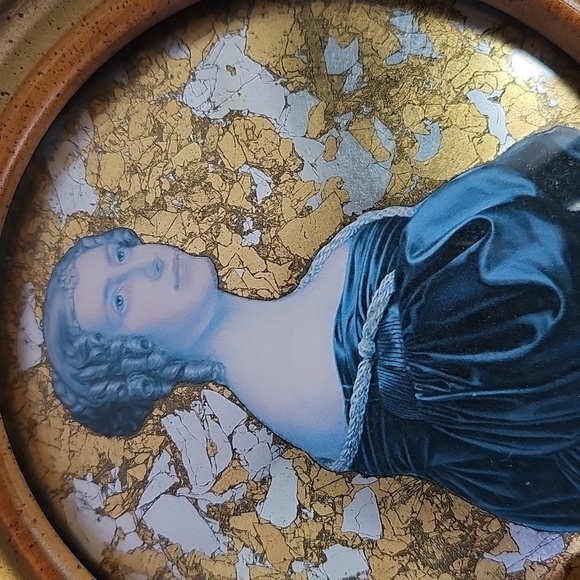 Vintage Octagonal Portrait Frame with Gold and Blue Accents - Picture 9 of 9